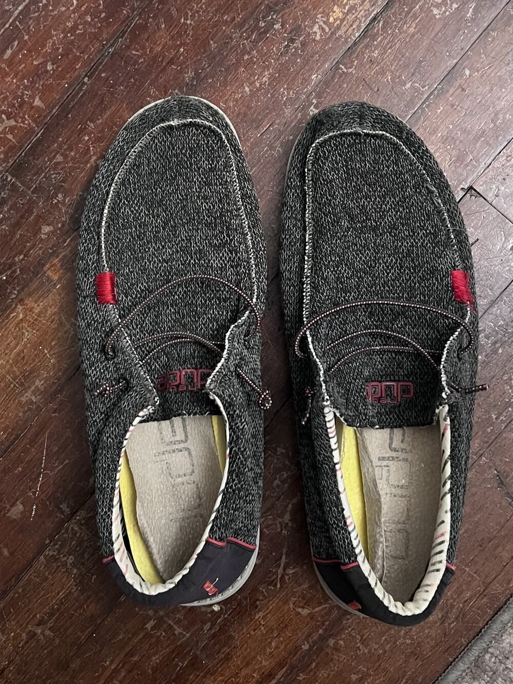 Hey Dude Size 11 Mens Wally Sox Men's Slip On Shoes Charcoal Grey Red - Picture 1 of 6